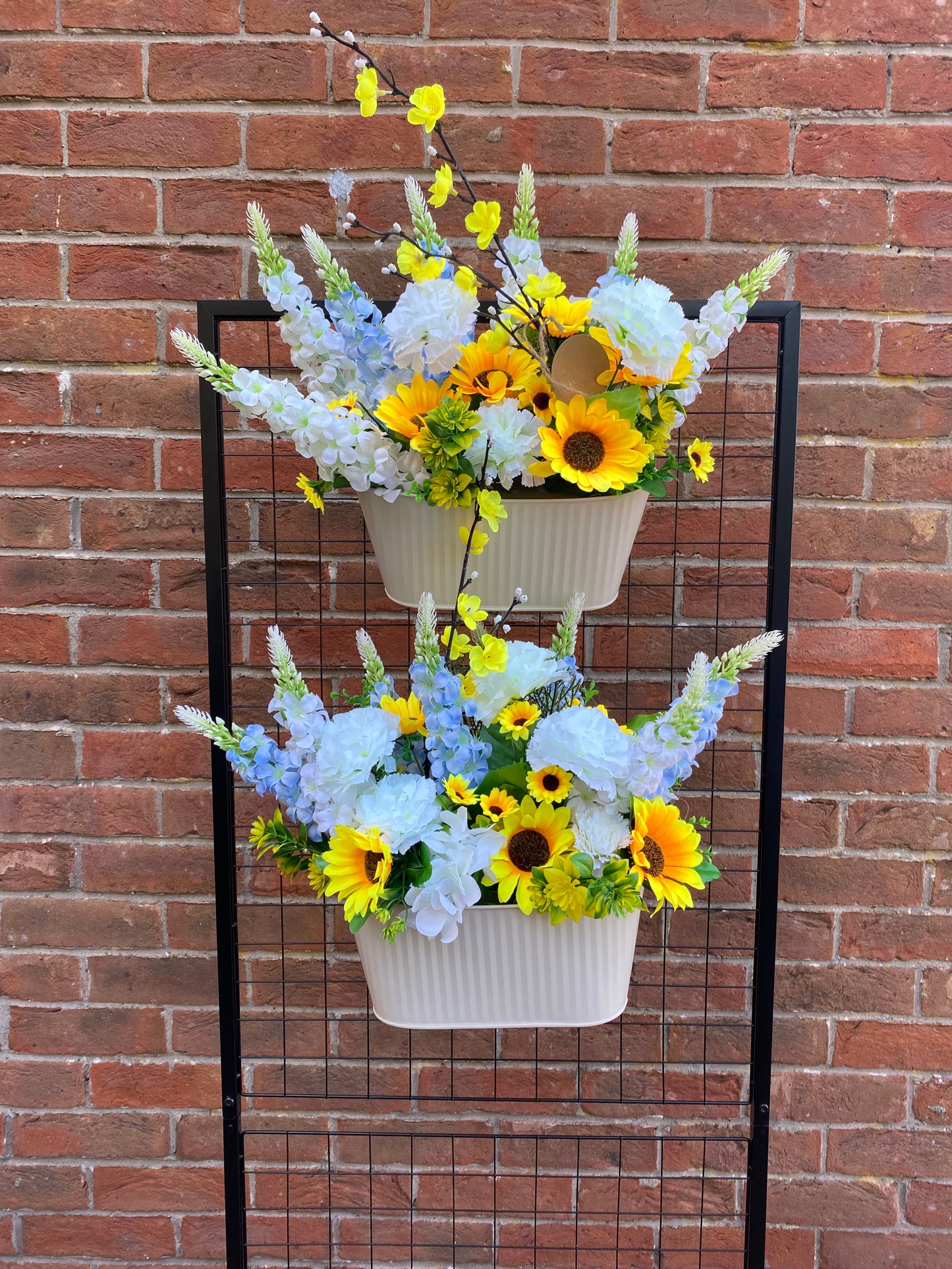 Trellis Hanging Floral Arrangement